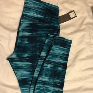 Green Old Navy compression tights
